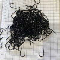 Lưỡi sét carbon chuyên câu cá mè và chép , trôi .....1 gói có 50 lưỡi.