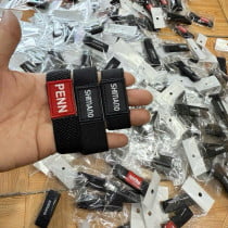 Đai chụp ổ cước máy câu cá.tránh sổ dây bung dây . Chất liệu thun co giản .