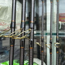 Cần Dựng 3m30 chuyên câu cá lớn đánh bạo lực. Chất liệu carbon.khoen vàng đọt 4li